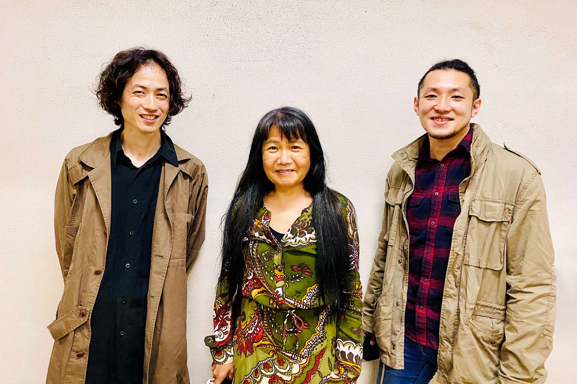Kuvassa Satoko Fujii Tokyo Trio: 1 nainen ja 2 miestä. Satoko Fujii Tokyo Trio on the photo: 1 woman, 2 men standing.